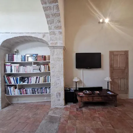 Bed & Breakfast Familiale100m2, 2 Chambres, Terrasse Privative Possibilite Table D'hote